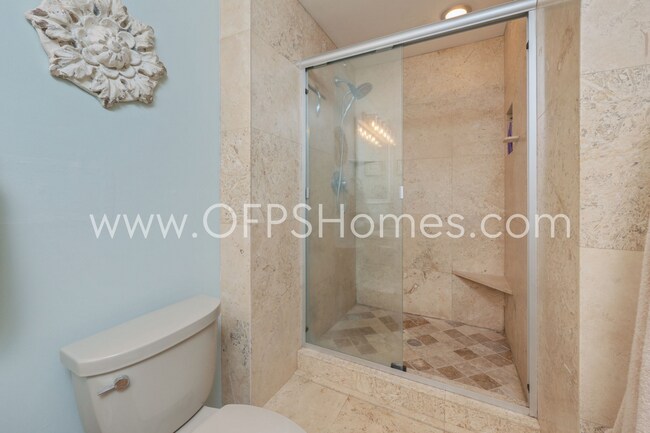 Building Photo - Bayou-Front Home w/ Dock