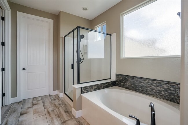 Building Photo - 1478 Varsity Dr