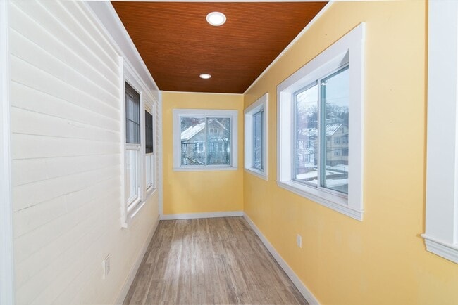 Building Photo - 49 Endicott St