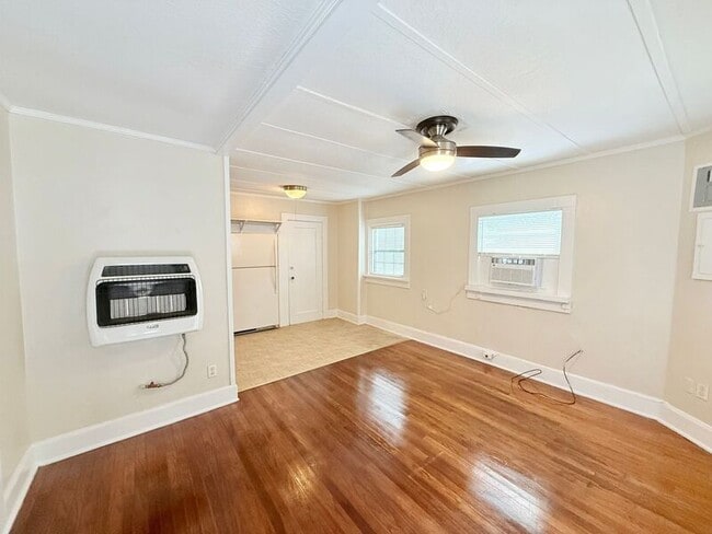 Building Photo - 1720 E La Rua St