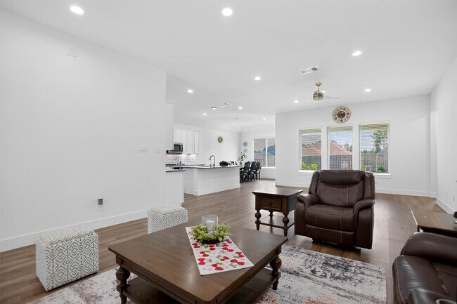 Building Photo - 13760 Rising Sun Ln