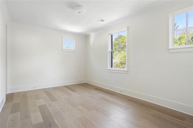 Building Photo - 48 25th St NW