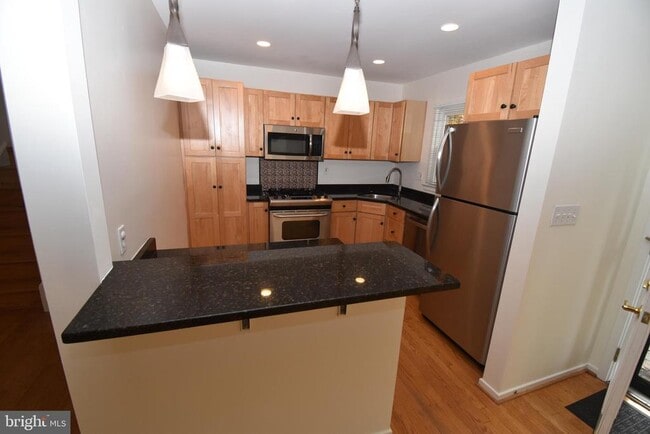 Building Photo - 2622 Shelby Ln