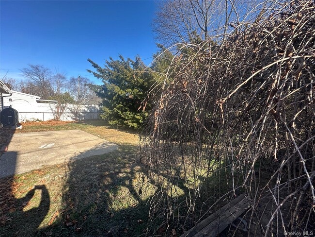 Building Photo - 11 Belfry Ln