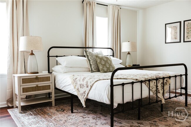 Building Photo - 1905 S Milledge Ave