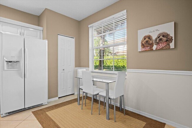 Building Photo - 321 September St