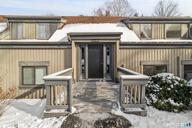 Building Photo - 304 Heritage Vlg