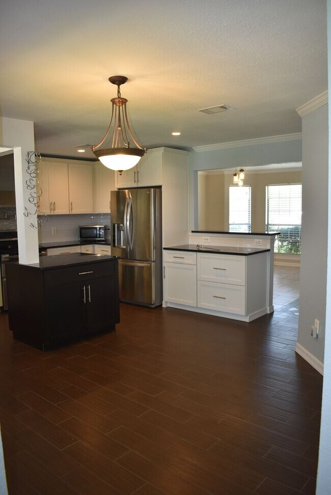 Building Photo - Beautiful Remodeled Home with 3 Bedrooms a...