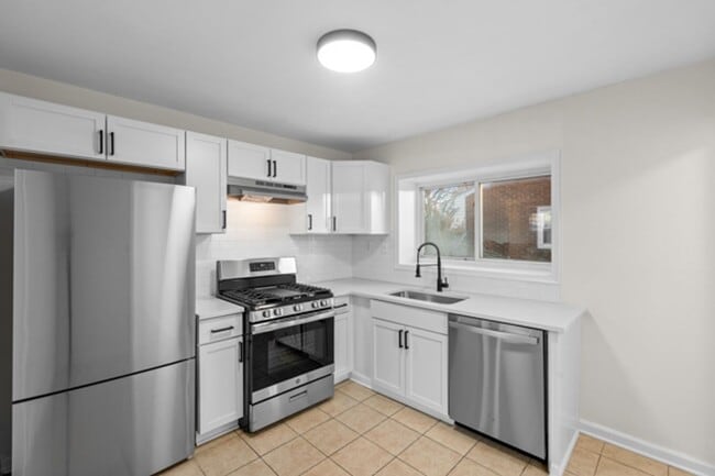 Building Photo - 28232 Edward St