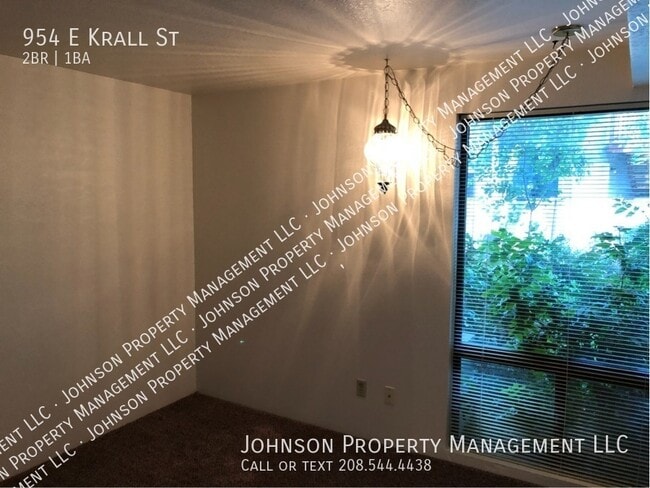 Building Photo - 954 E Krall St