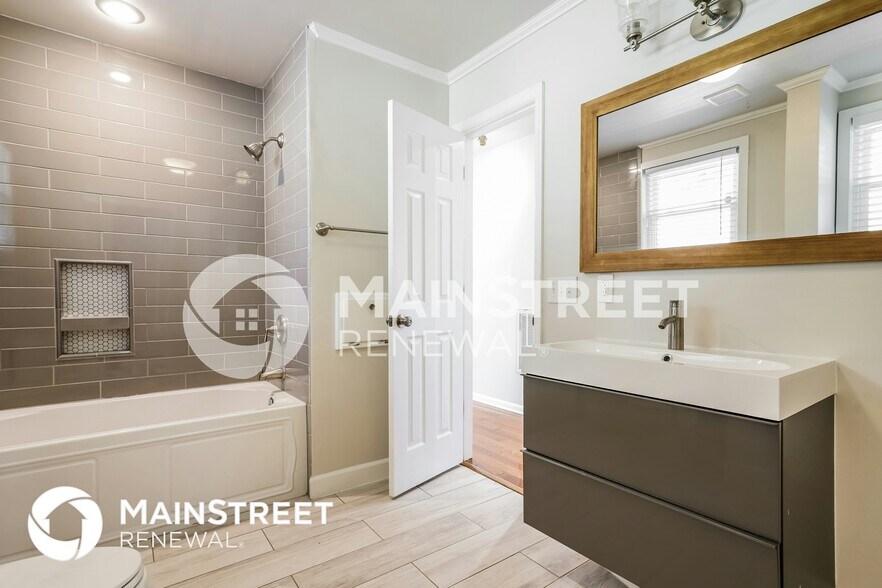 Building Photo - 3804 Scotwood Dr