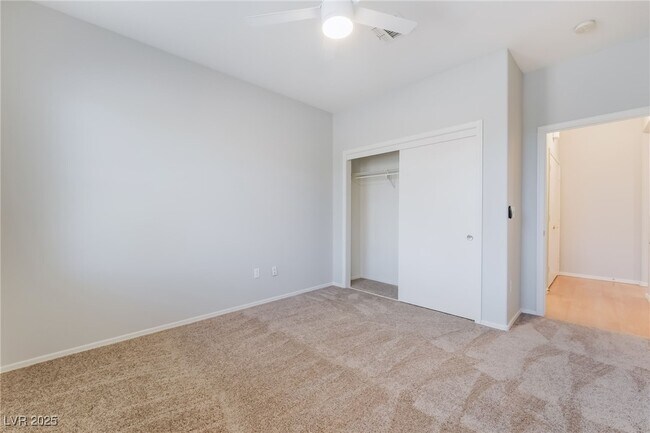Building Photo - 2571 Thatcher Ave