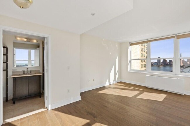 Building Photo - 88 Morgan St