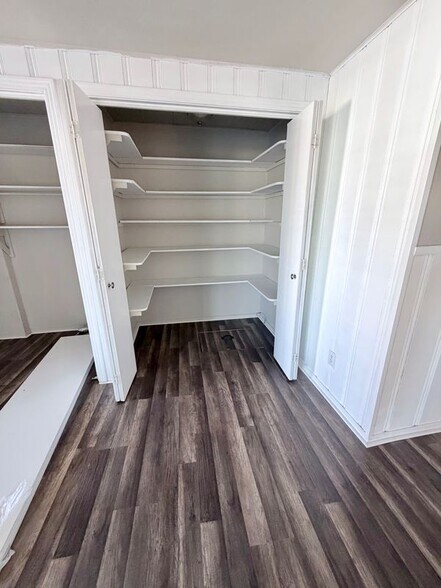 Building Photo - 2736 N Muskingum Ave