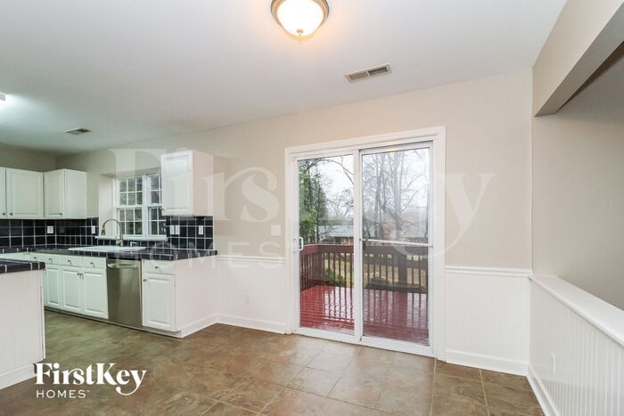 Building Photo - 4015 Velinda Dr
