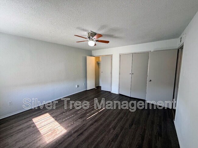 Building Photo - 4820 Wellesley Ave