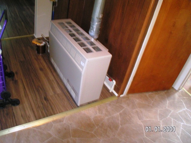 Building Photo - 2233 Buchanan Ave SW