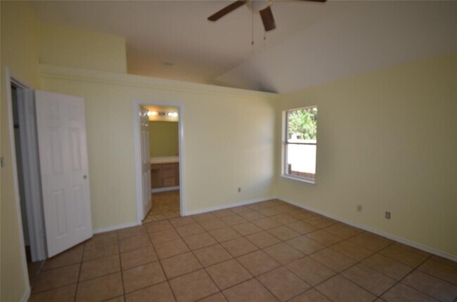 Building Photo - 4729 Castleman Dr