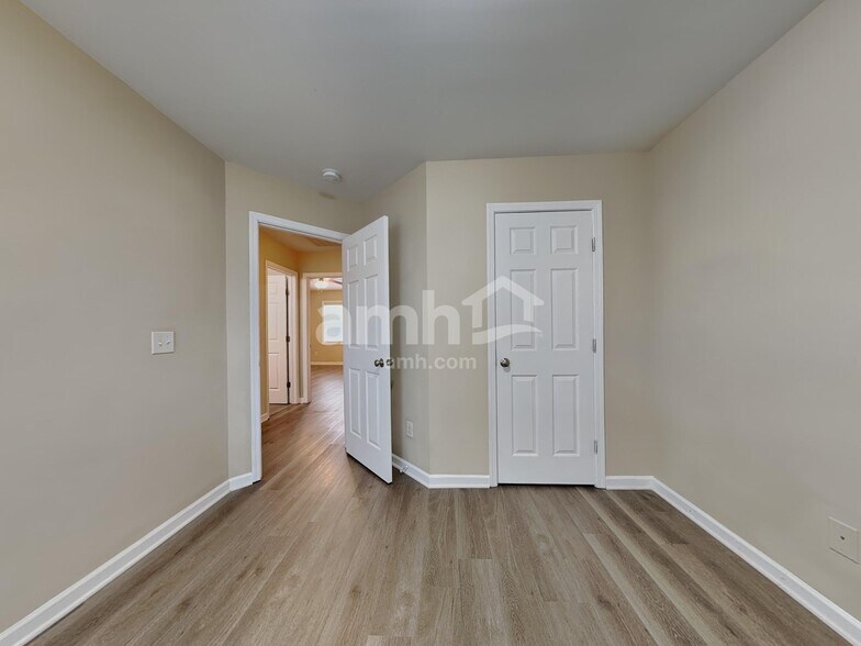 Building Photo - 4028 Tarrant Trace Cir