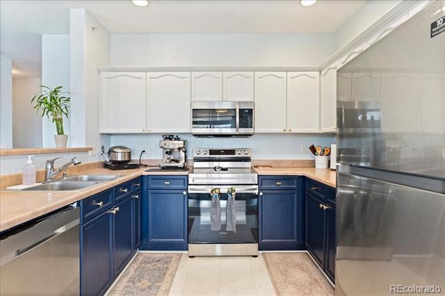 Building Photo - 8427 S Hoyt Way