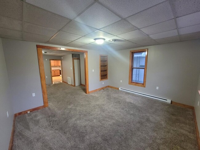 Building Photo - 3 bedroom 1.5 Bath Now Available - William...