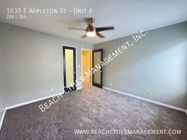 Building Photo - 1039 E Appleton St