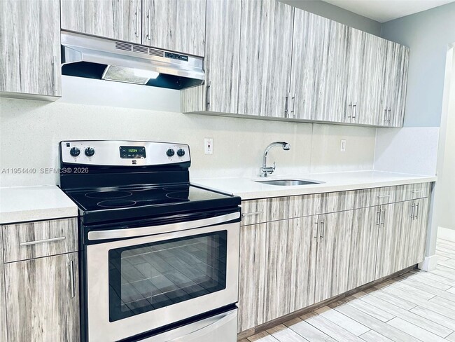 Building Photo - 1756 NW 2nd Ct