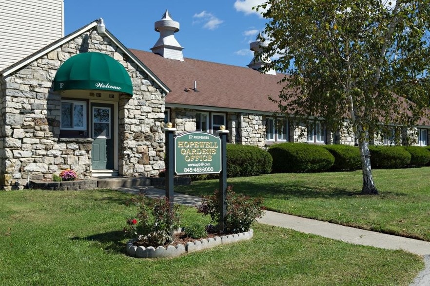 Hopewell Gardens 228 Route 376 Hopewell Junction NY 12533 Apartment