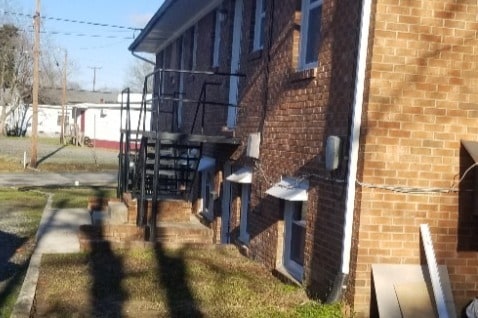 Building Photo - 303 Culbreth Ave