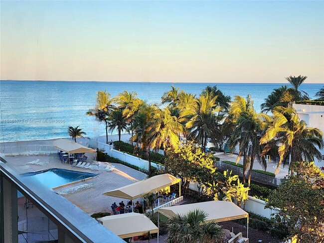 Building Photo - 3505 S Ocean Dr