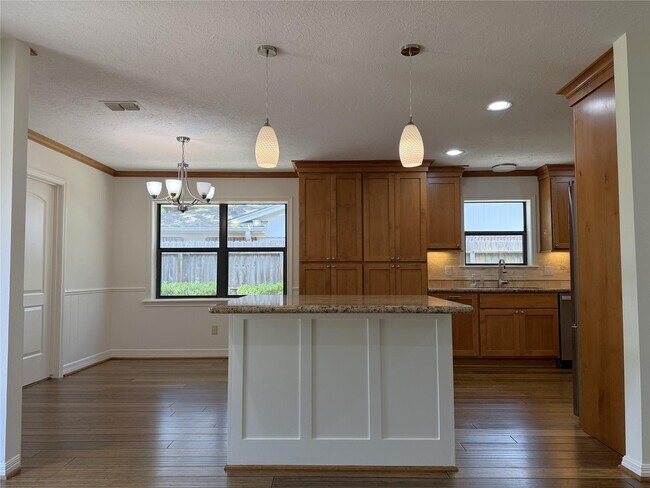 Building Photo - 5007 Shady Nook Ct