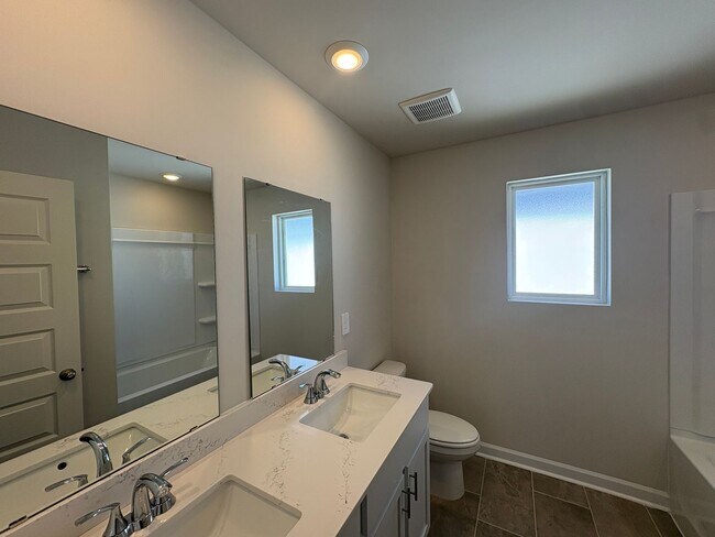 Building Photo - Beautiful Home with Space, Comfort & Modern Convenience
