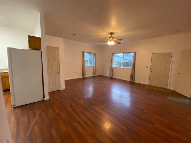 Building Photo - Sweet 2/1 McKinleyville house with garage and laundry