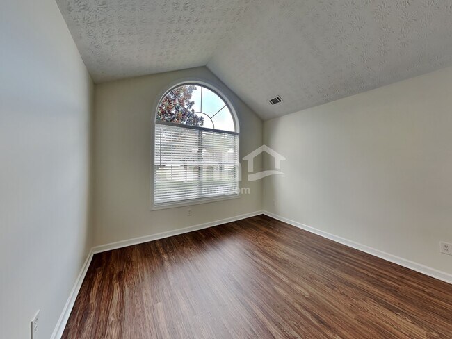 Building Photo - 643 Bartow Dr