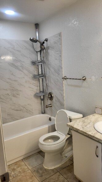 Building Photo - 535 Pierce St