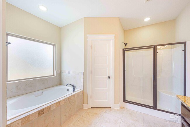 Building Photo - 27069 Gramercy Ln