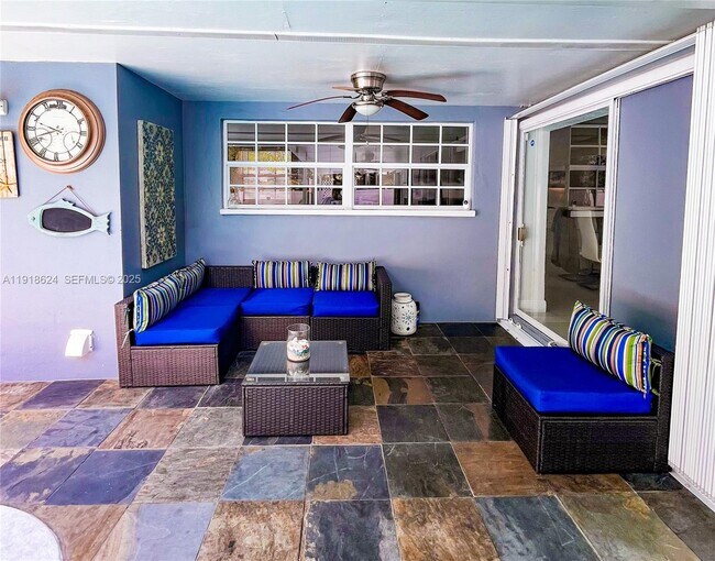 Building Photo - 4420 NW 30th Ct