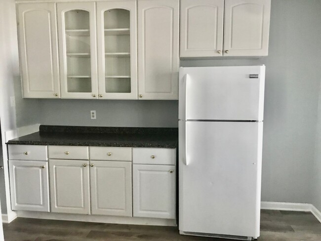 Building Photo - Beautiful 2 bedroom 1 bath home in charlotte