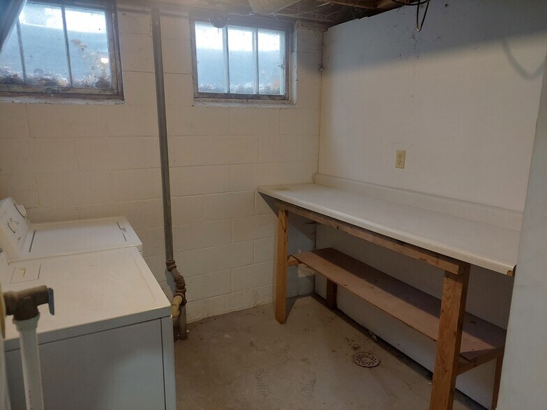 Laundry Room - 726 Truman Ave