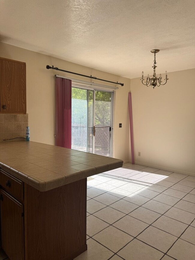 Building Photo - For Rent – Spacious 4 Bed, 3 Bath Home