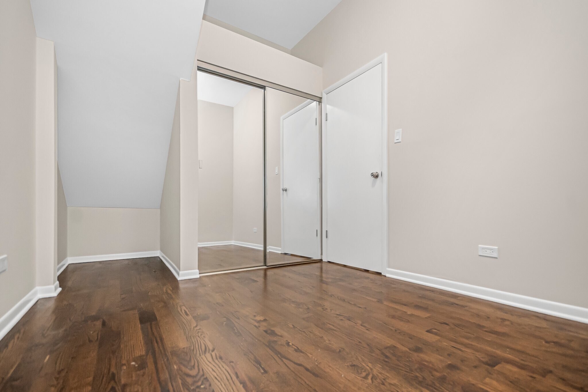 Building Photo - 1739 W Beach Ave