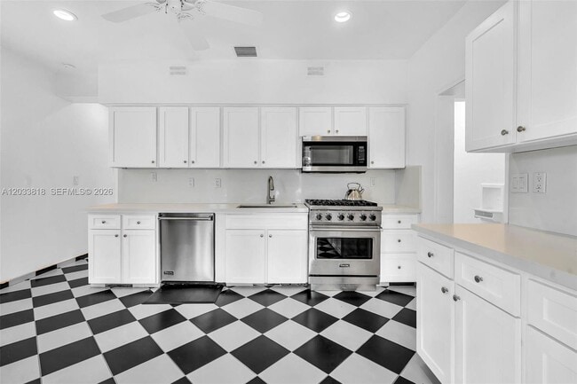 Building Photo - 924 Belle Meade Island Dr