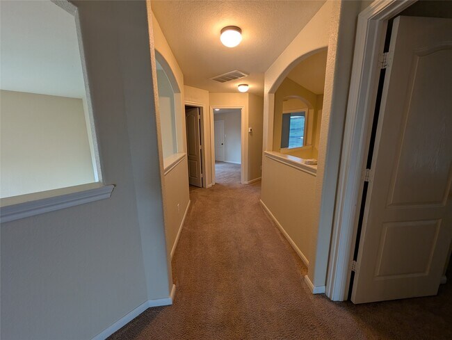 Building Photo - 6614 Hunters Creek Ln