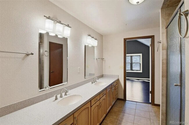 Building Photo - 6136 High Dr