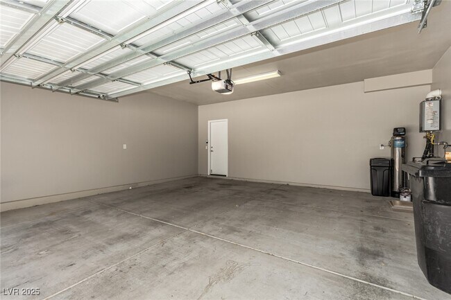 Building Photo - 2612 Romarin Terrace