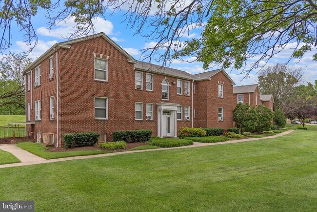 Building Photo - 7611 Eastern Ave NW