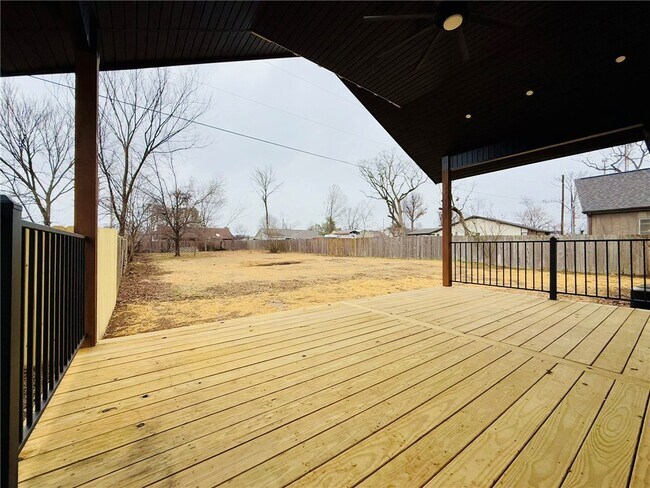 Building Photo - 1304 NW 10th St