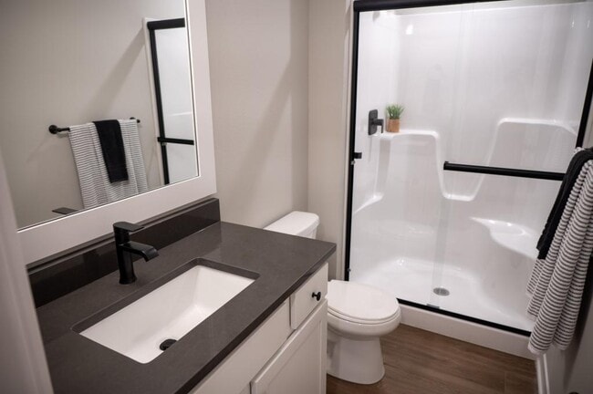 Building Photo - 4614 N Forest Ave