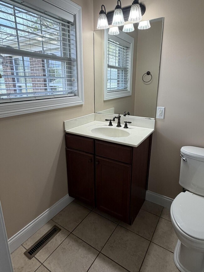 Building Photo - 110 Pineur Rd