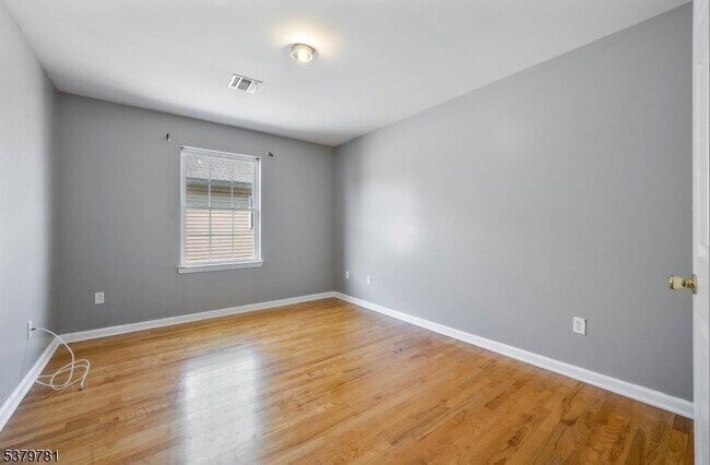 Building Photo - 21-23 Norfolk Street Unit